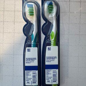ORAL-B BACTERIA BLAST TOOTHBRUSH - SOFT SET OF 2